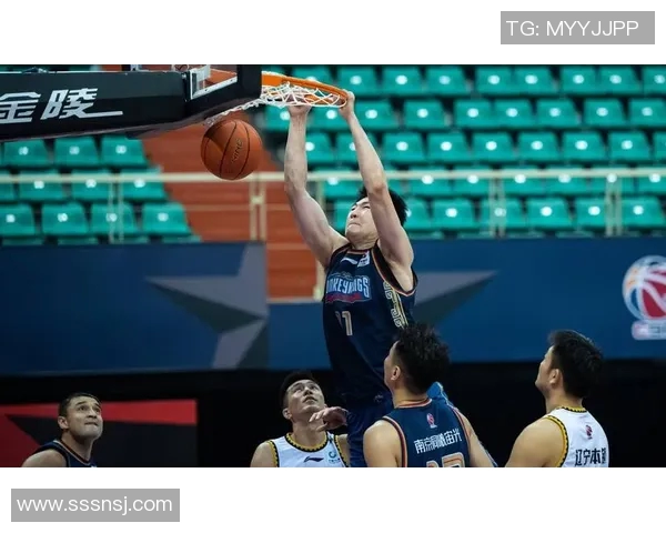 南京篮球队进攻战术深度分析与实战应用探讨